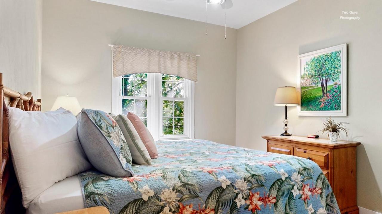 Holiday Hill Resort Saugatuck Exteriör bild