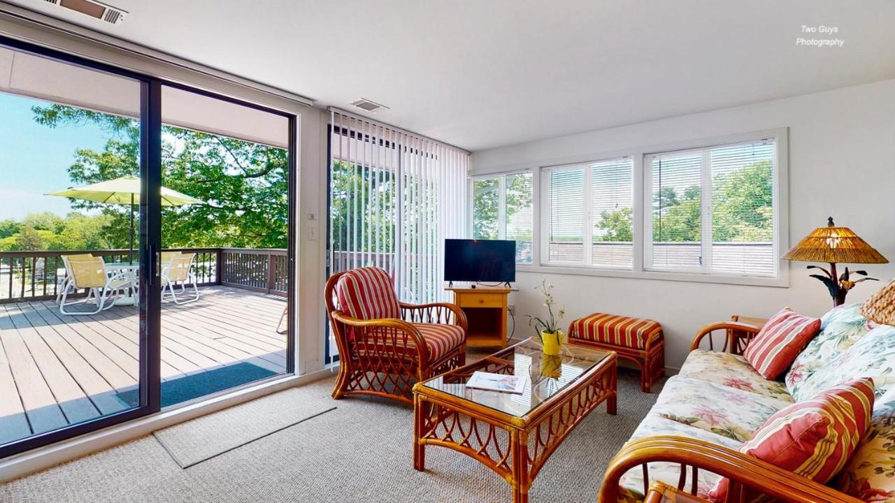Holiday Hill Resort Saugatuck Exteriör bild